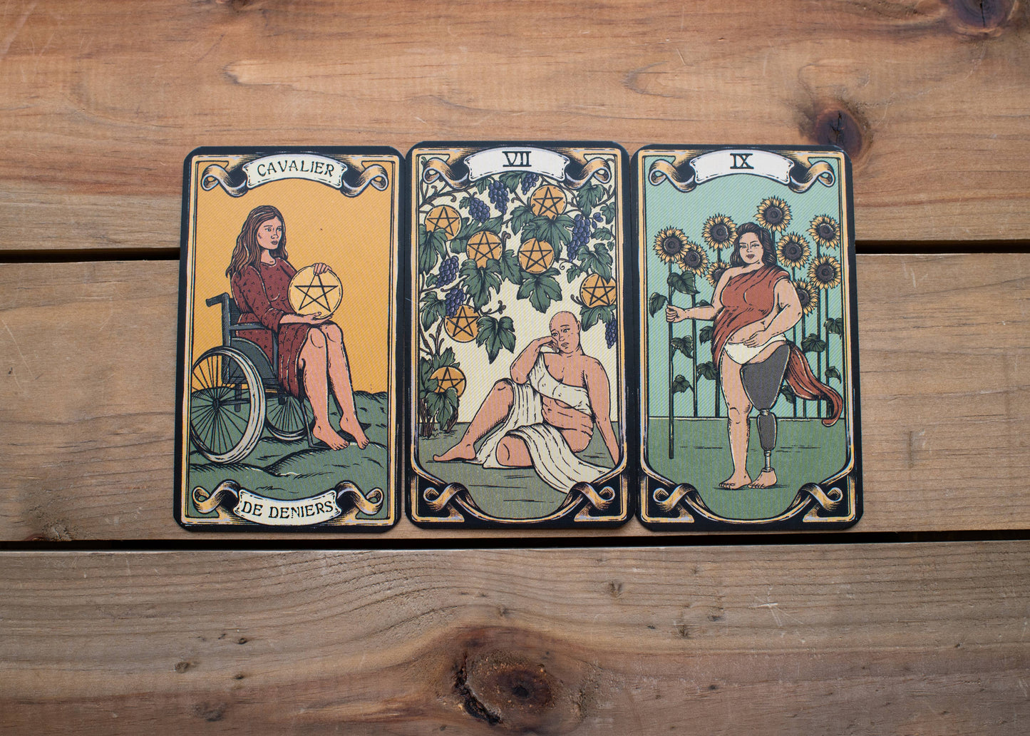 Sacred Sisterhood Tarot (78 Cards & 80 Pages)