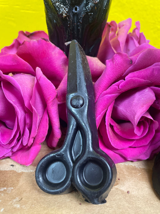 Black Scissor Candle – Cord Cutting, Banishing & Energy Release Ritual Candle