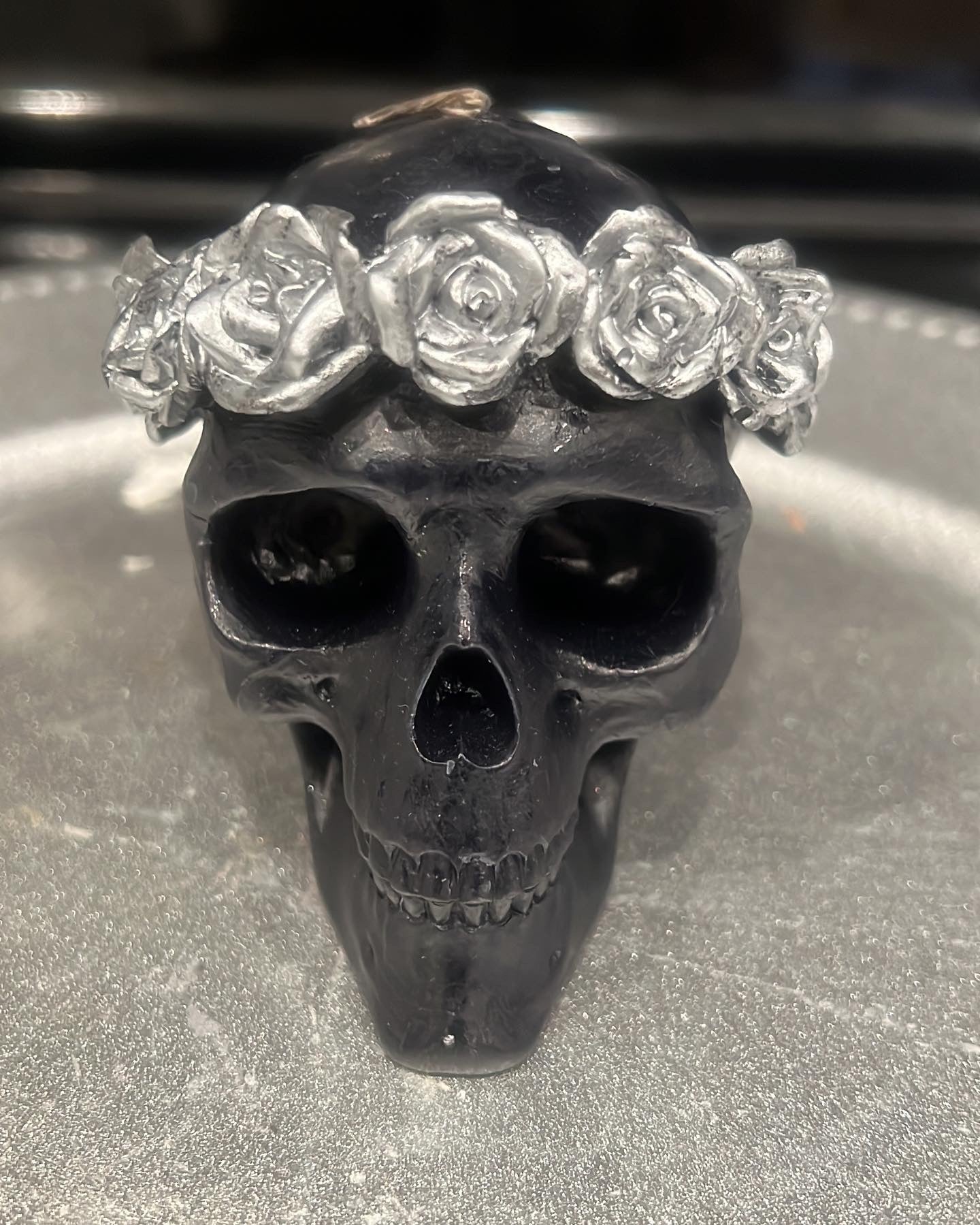 Skull Candle with Rose Crown – Love, Transformation & Ancestral Power Ritual Candle